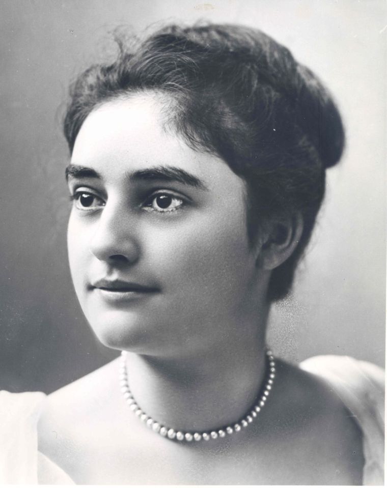 Mina Miller about the time of her marriage to Thomas Edison in 1886 when she was 20 years old.